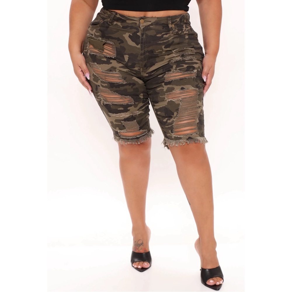 Fashion Nova Camo Printed Ripped Bermuda Shorts Size 1X